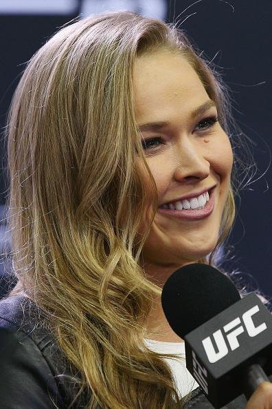 Coletiva e encaradas do UFC em Melbourne - Ronda Rousey demonstra simpatia