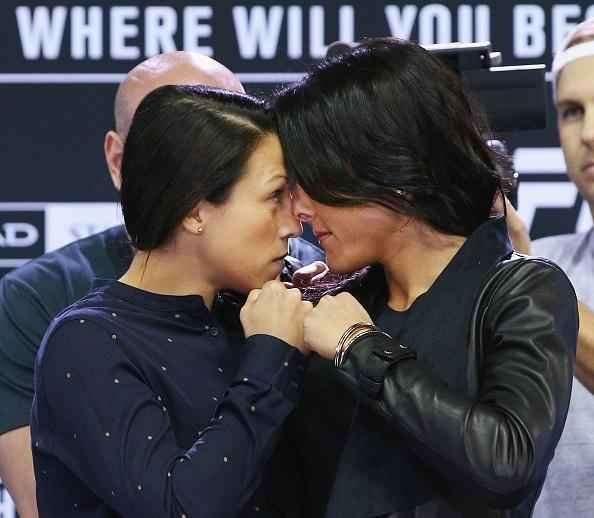 Coletiva e encaradas do UFC em Melbourne - Joanna Jedrzejczyk e Valerie Letourneau 