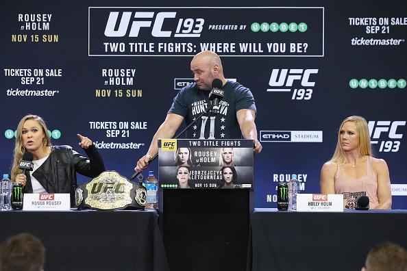 Coletiva e encaradas do UFC em Melbourne - Ronda, Dana e Holly Holm na entrevista