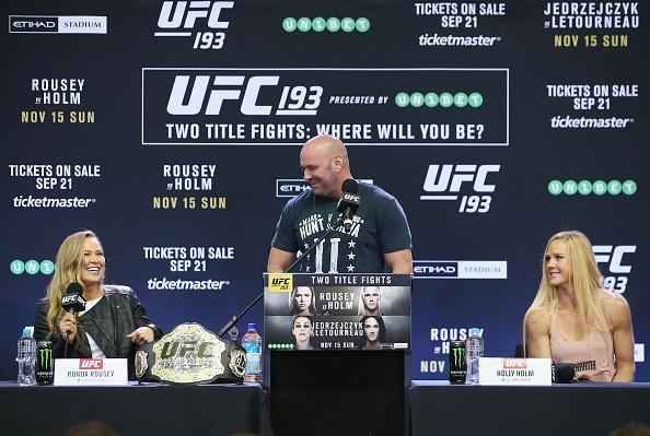 Coletiva e encaradas do UFC em Melbourne - Ronda, Dana e Holly Holm na entrevista