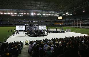Coletiva e encaradas do UFC em Melbourne - Ambiente do evento no Etihad Stadium