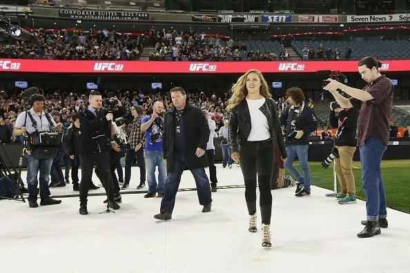 Coletiva e encaradas do UFC em Melbourne - A grande estrela da noite, Ronda Rousey