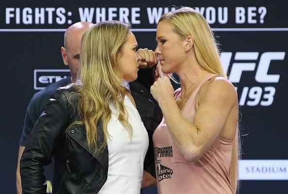 Coletiva e encaradas do UFC em Melbourne - Encarada entre Ronda Rousey e Holly Holm