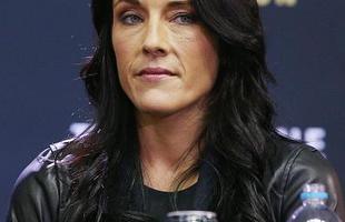 Coletiva e encaradas do UFC em Melbourne - A desafiante de Joanna, Valerie Letourneau