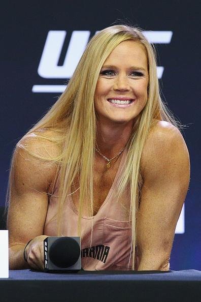 Coletiva e encaradas do UFC em Melbourne - Holly Holm durante entrevista 