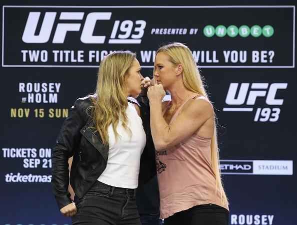 Coletiva e encaradas do UFC em Melbourne - Ronda Rousey e Holly Holm na encarada