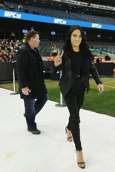 Coletiva e encaradas do UFC em Melbourne - Valerie Letourneau vai para a entrevista