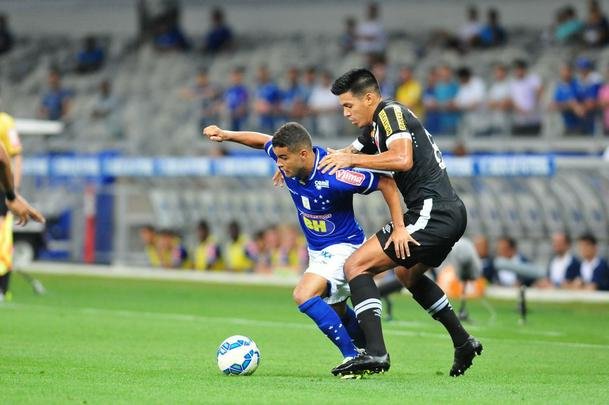 Veja imagens do jogo entre Cruzeiro e Vasco, no Mineiro, pela 26 rodada do Campeonato Brasileiro