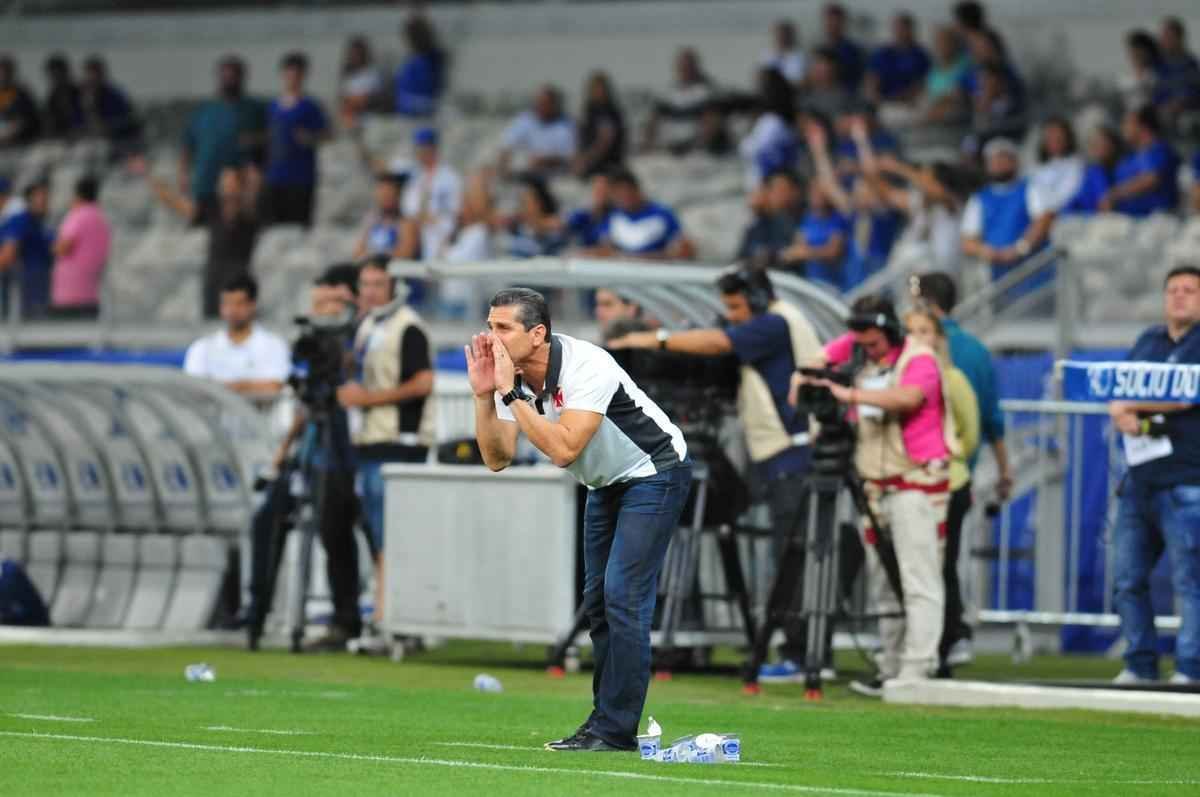Veja imagens do jogo entre Cruzeiro e Vasco, no Mineiro, pela 26 rodada do Campeonato Brasileiro