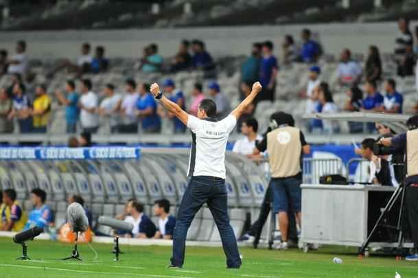 Veja imagens do jogo entre Cruzeiro e Vasco, no Mineiro, pela 26 rodada do Campeonato Brasileiro