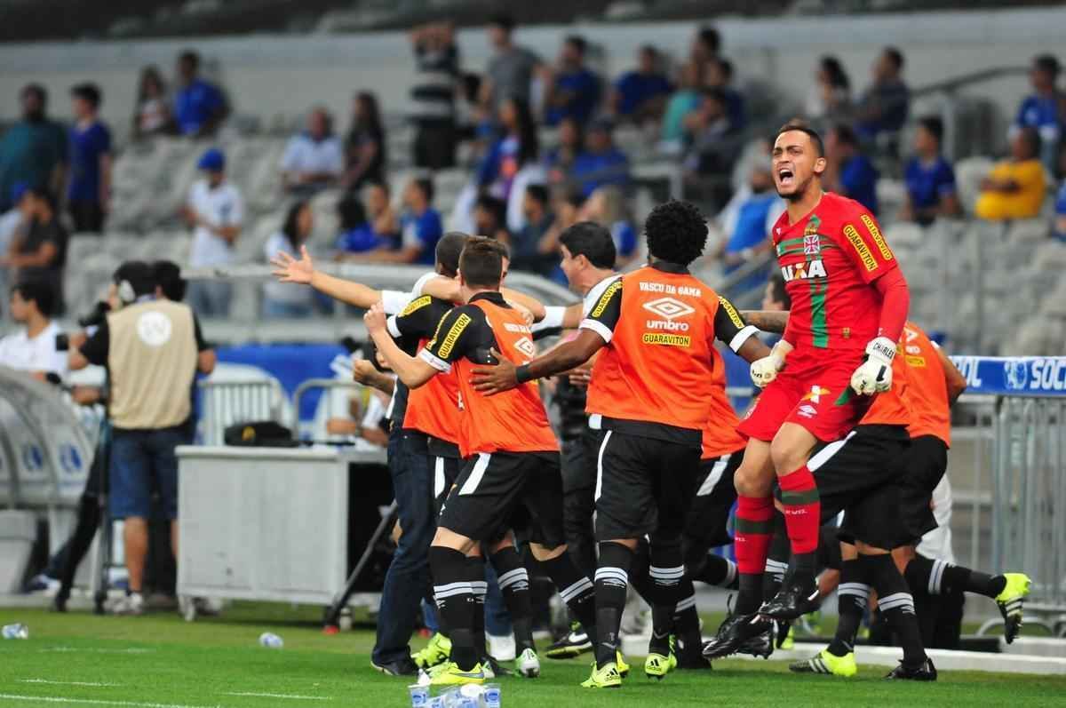Veja imagens do jogo entre Cruzeiro e Vasco, no Mineiro, pela 26 rodada do Campeonato Brasileiro