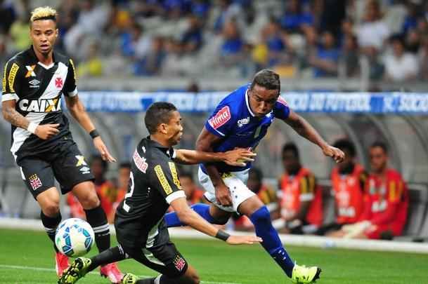 Veja imagens do jogo entre Cruzeiro e Vasco, no Mineiro, pela 26 rodada do Campeonato Brasileiro
