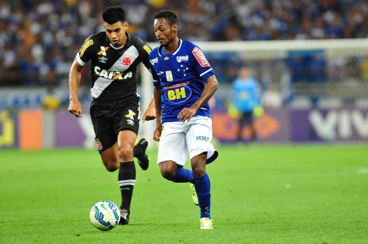 Veja imagens do jogo entre Cruzeiro e Vasco, no Mineiro, pela 26 rodada do Campeonato Brasileiro