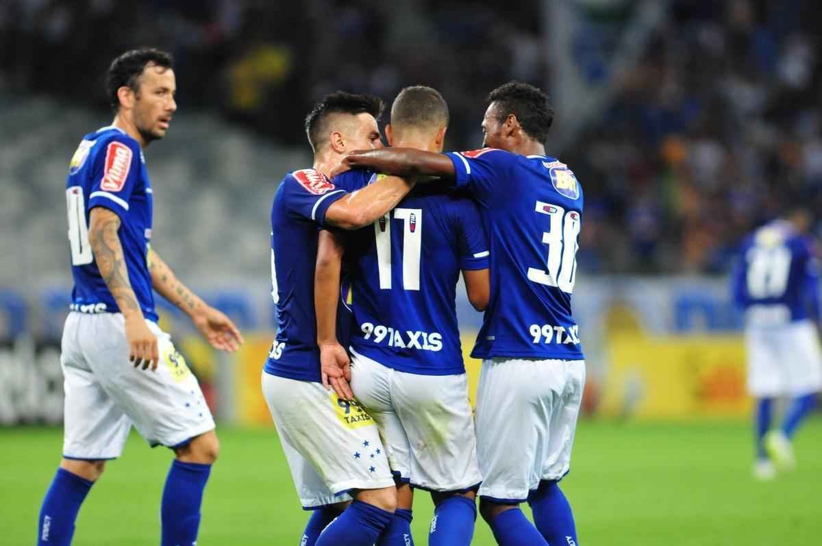 Veja imagens do jogo entre Cruzeiro e Vasco, no Mineiro, pela 26 rodada do Campeonato Brasileiro