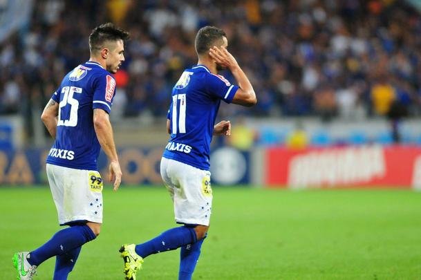 Veja imagens do jogo entre Cruzeiro e Vasco, no Mineiro, pela 26 rodada do Campeonato Brasileiro