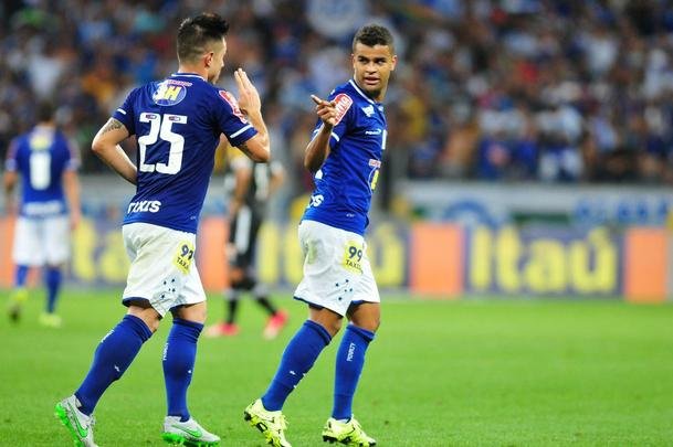 Veja imagens do jogo entre Cruzeiro e Vasco, no Mineiro, pela 26 rodada do Campeonato Brasileiro