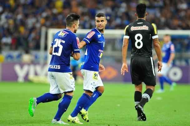 Veja imagens do jogo entre Cruzeiro e Vasco, no Mineiro, pela 26 rodada do Campeonato Brasileiro