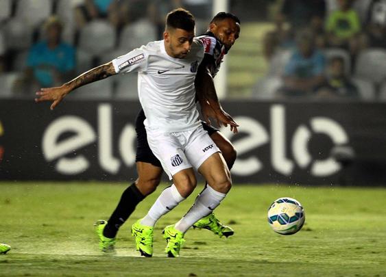 Atltico apresenta futebol aptico e  goleado pelo Santos na Vila Belmiro