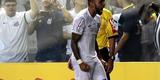 Atltico apresenta futebol aptico e  goleado pelo Santos na Vila Belmiro