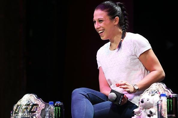 Estrelas femininas do UFC participam de Media Day com fs em Sydney