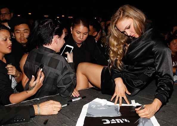 Estrelas femininas do UFC participam de Media Day com fs em Sydney