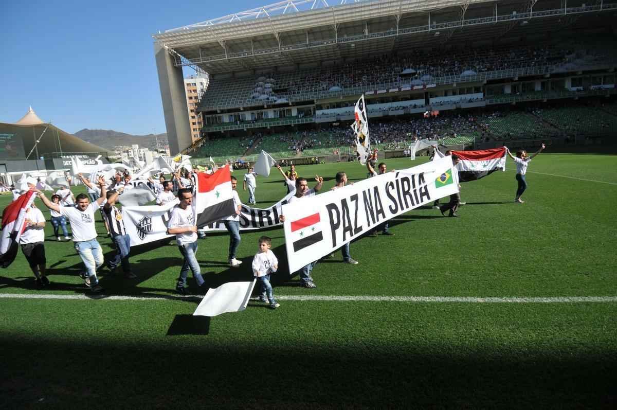 Atltico abriu as portas do Independncia para refugiados srios como forma de homenage-los e de pedir paz no pas