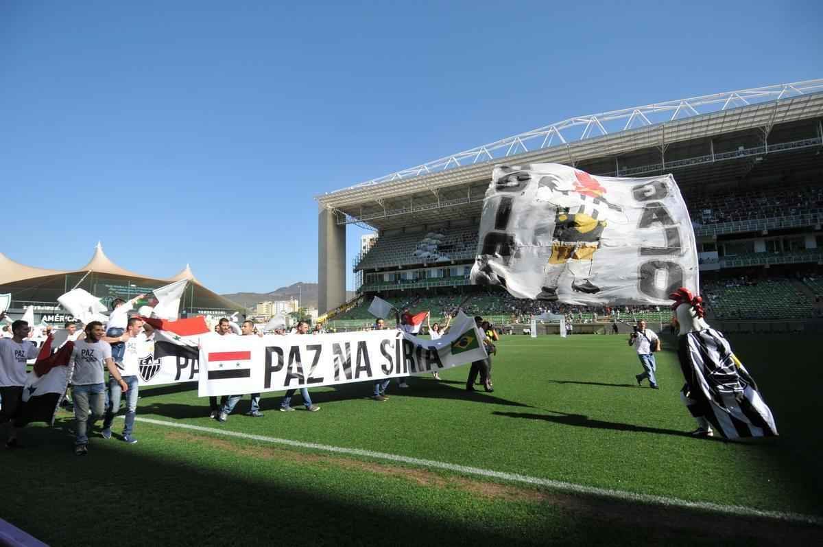 Atltico abriu as portas do Independncia para refugiados srios como forma de homenage-los e de pedir paz no pas