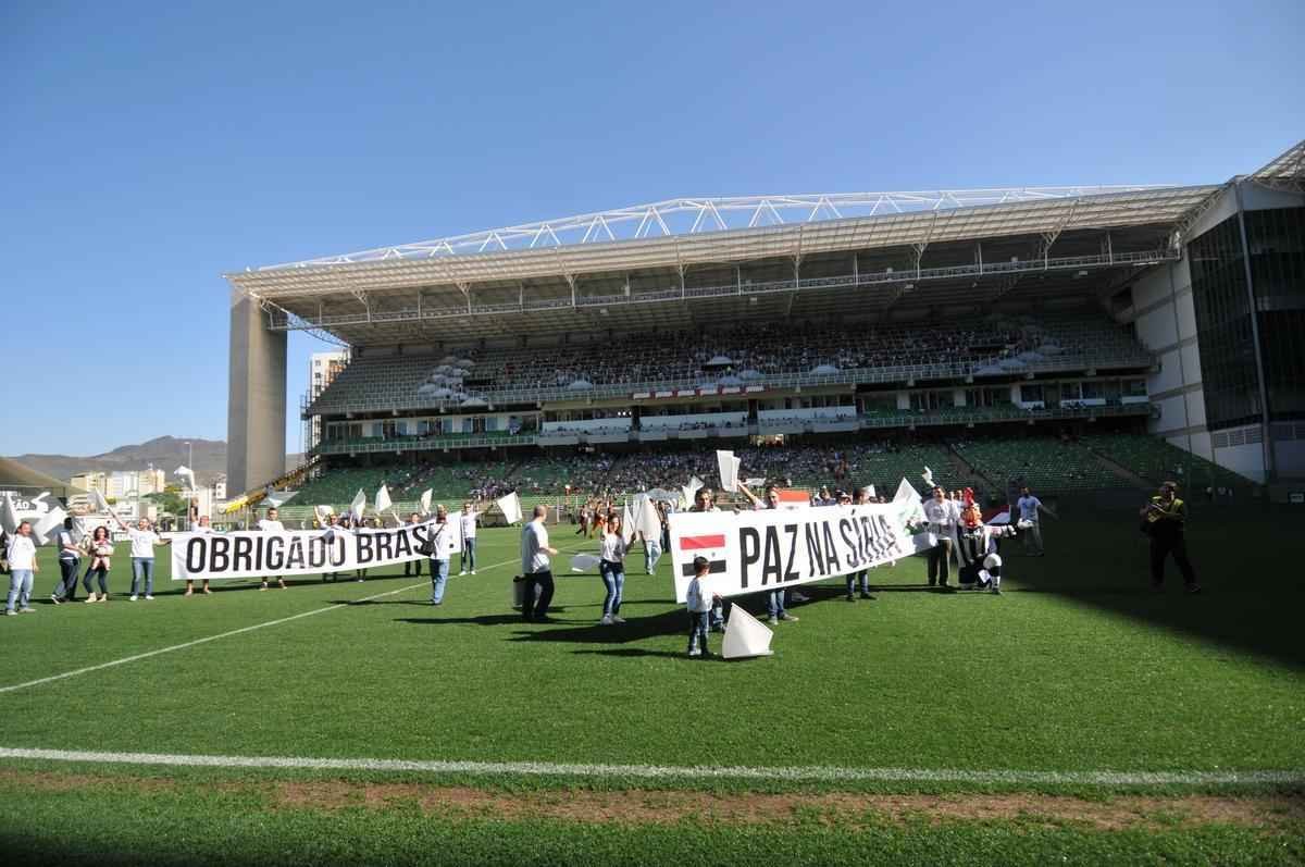 Atltico abriu as portas do Independncia para refugiados srios como forma de homenage-los e de pedir paz no pas
