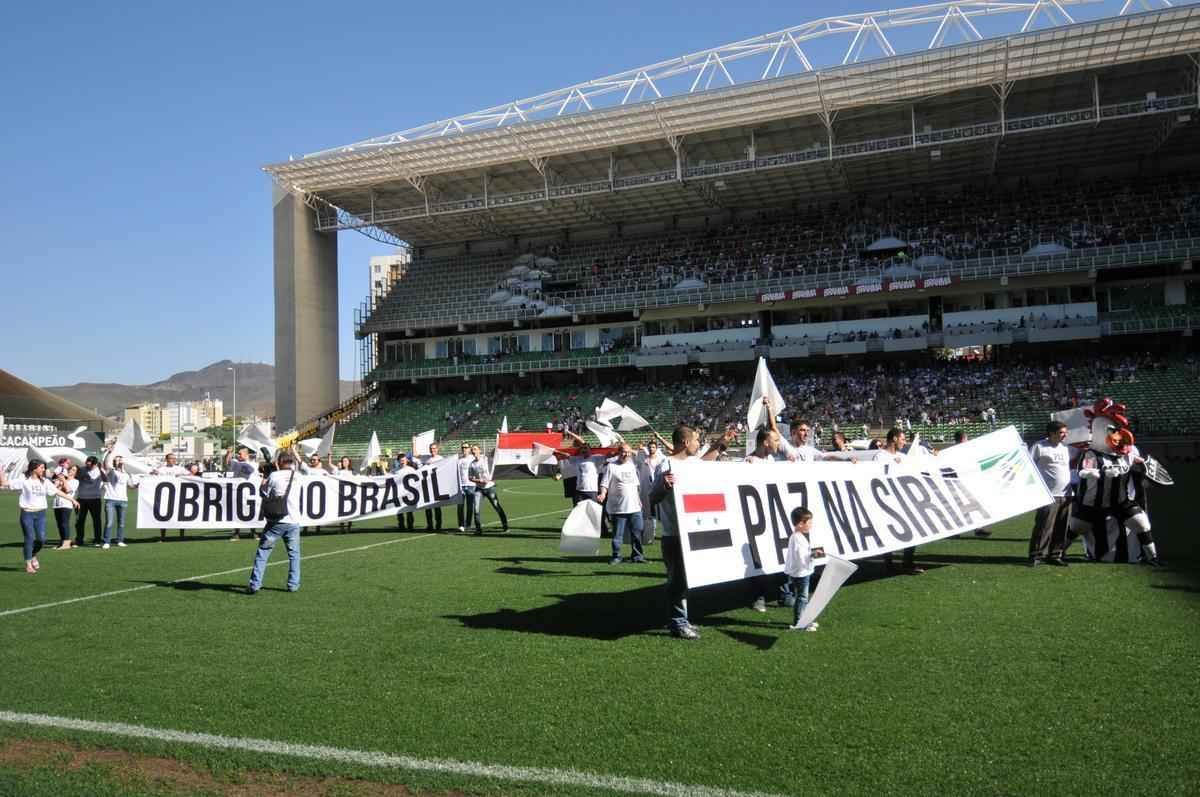 Atltico abriu as portas do Independncia para refugiados srios como forma de homenage-los e de pedir paz no pas