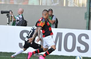 Lances do primeiro tempo do jogo entre Atltico e Flamengo no Independncia