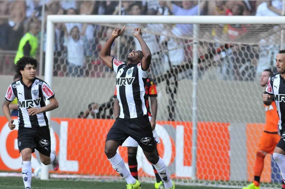 lances do primeiro tempo do jogo entre Atltico e Flamengo no Independncia