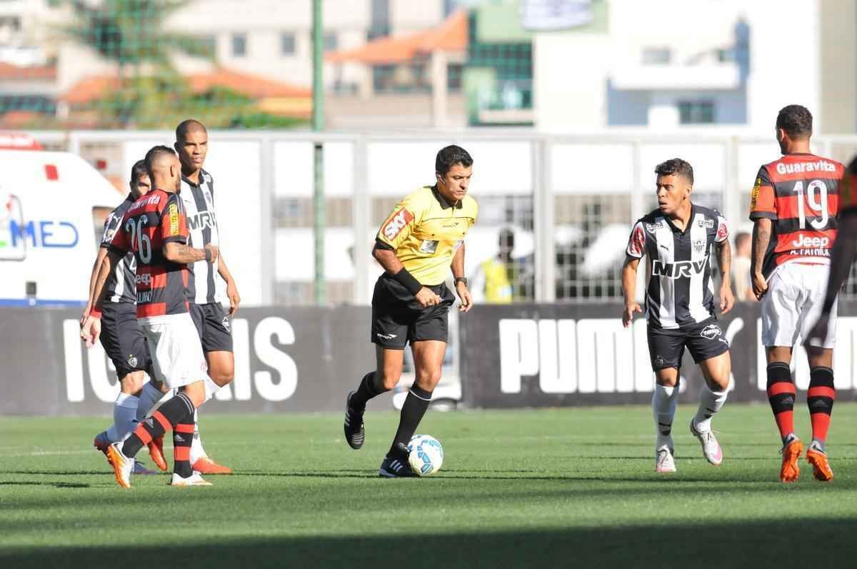 lances do primeiro tempo do jogo entre Atltico e Flamengo no Independncia