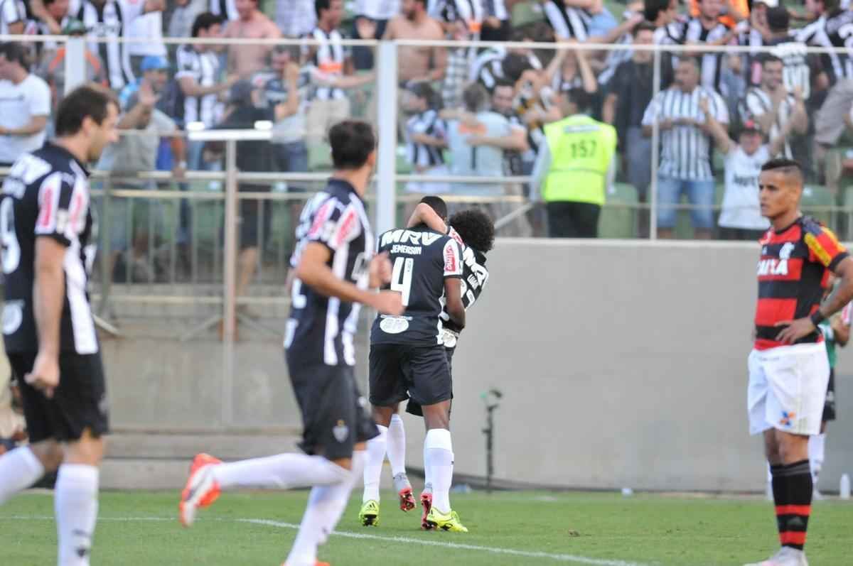 Jemerson marca terceiro gol do Atltico sobre o Flamengo, e Dtolo chega  terceira assistncia na partida