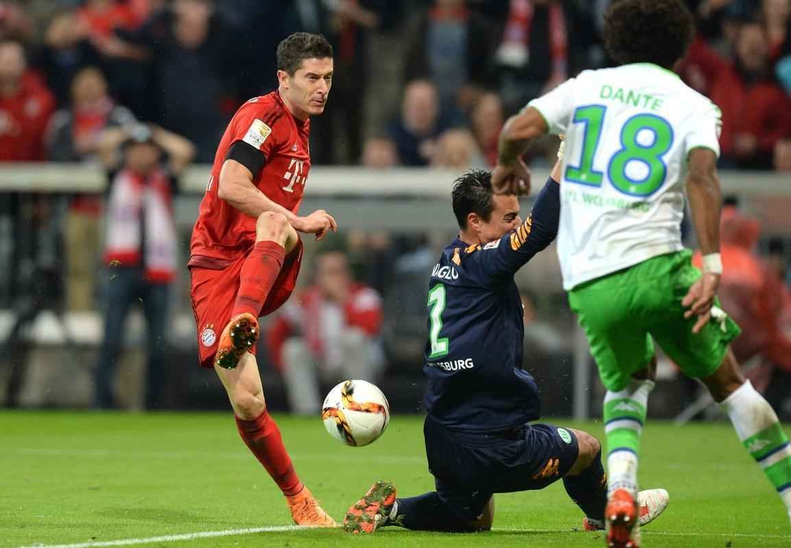 Bayern de Munique goleia Wolfsburg pelo Campeonato Alemo