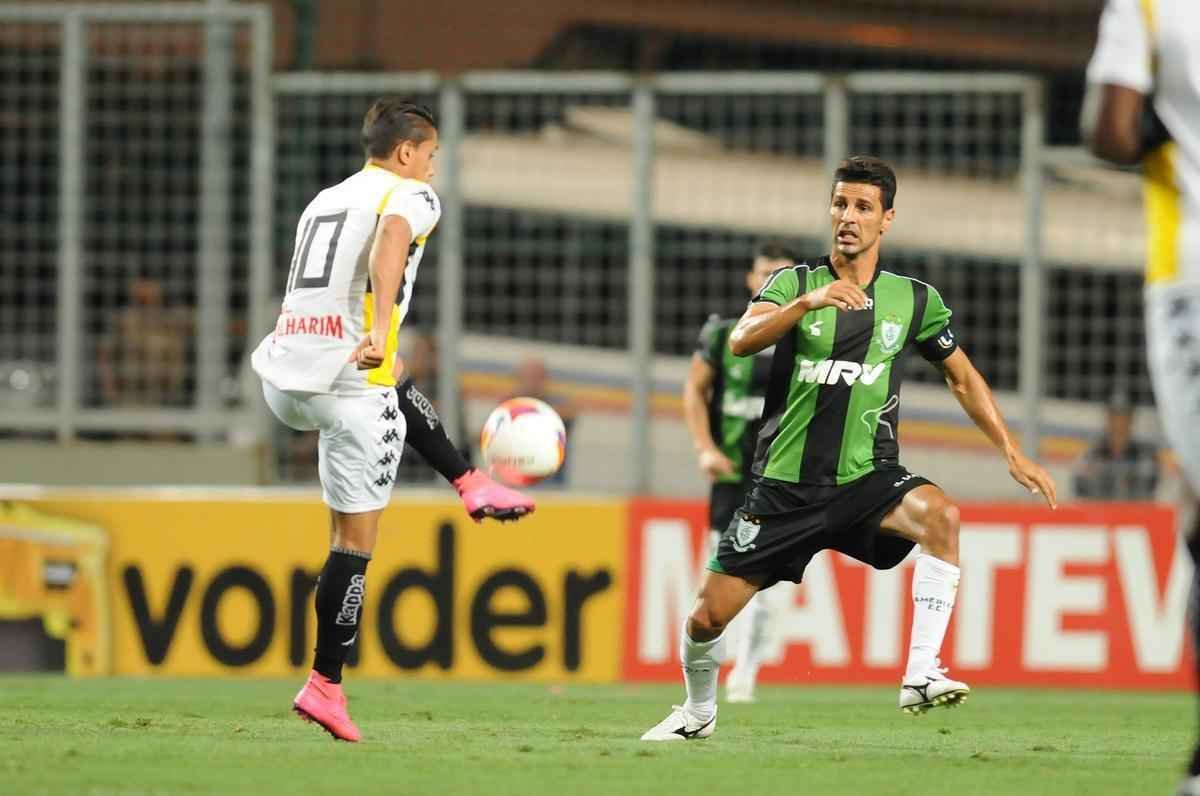 Fotos de Amrica x Cricima, no Independncia, em confronto vlido pela 28 rodada da Srie B do Brasileiro (Ramon Lisboa/EM/D.A Press)