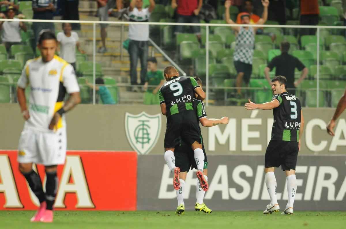 Fotos de Amrica x Cricima, no Independncia, em confronto vlido pela 28 rodada da Srie B do Brasileiro (Ramon Lisboa/EM/D.A Press)