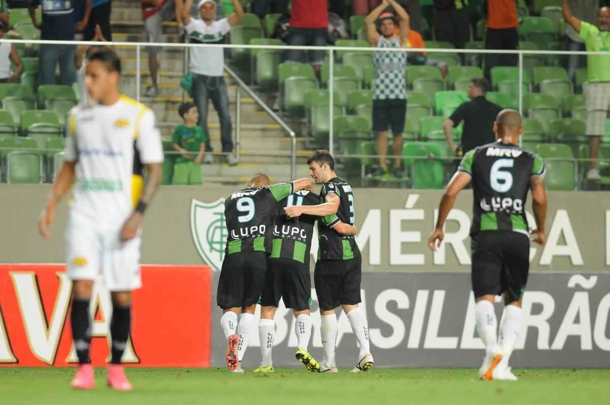 Fotos de Amrica x Cricima, no Independncia, em confronto vlido pela 28 rodada da Srie B do Brasileiro (Ramon Lisboa/EM/D.A Press)