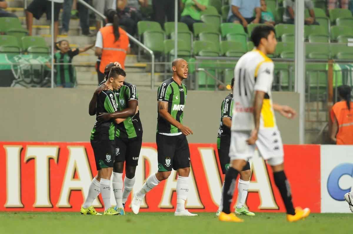 Fotos de Amrica x Cricima, no Independncia, em confronto vlido pela 28 rodada da Srie B do Brasileiro (Ramon Lisboa/EM/D.A Press)