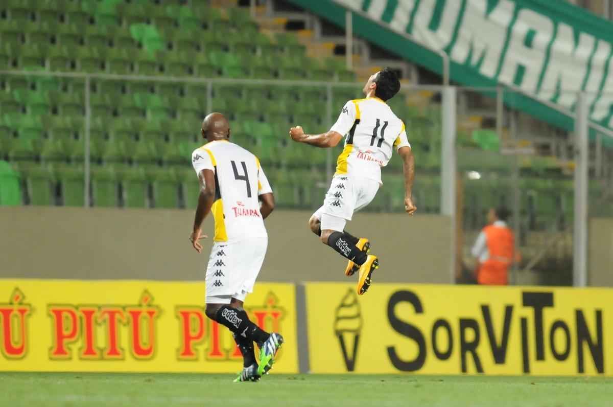 Fotos de Amrica x Cricima, no Independncia, em confronto vlido pela 28 rodada da Srie B do Brasileiro (Ramon Lisboa/EM/D.A Press)
