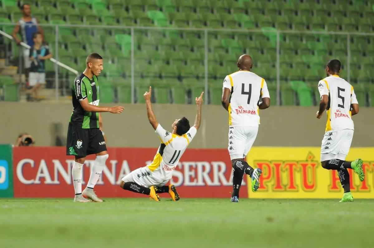 Fotos de Amrica x Cricima, no Independncia, em confronto vlido pela 28 rodada da Srie B do Brasileiro (Ramon Lisboa/EM/D.A Press)