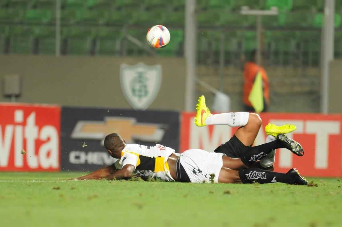 Fotos de Amrica x Cricima, no Independncia, em confronto vlido pela 28 rodada da Srie B do Brasileiro (Ramon Lisboa/EM/D.A Press)