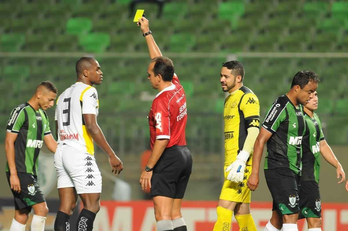 Fotos de Amrica x Cricima, no Independncia, em confronto vlido pela 28 rodada da Srie B do Brasileiro (Ramon Lisboa/EM/D.A Press)