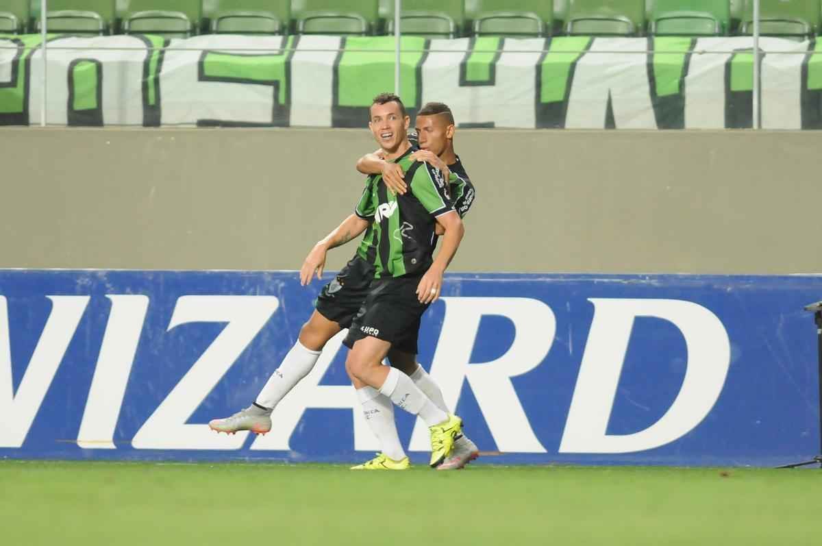 Fotos de Amrica x Cricima, no Independncia, em confronto vlido pela 28 rodada da Srie B do Brasileiro (Ramon Lisboa/EM/D.A Press)