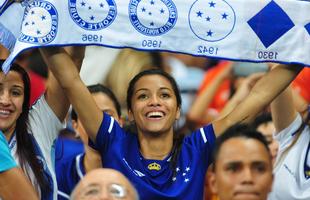 Cruzeiro venceu o Coritiba por 2 a 0 e fez a festa da torcida no Mineiro