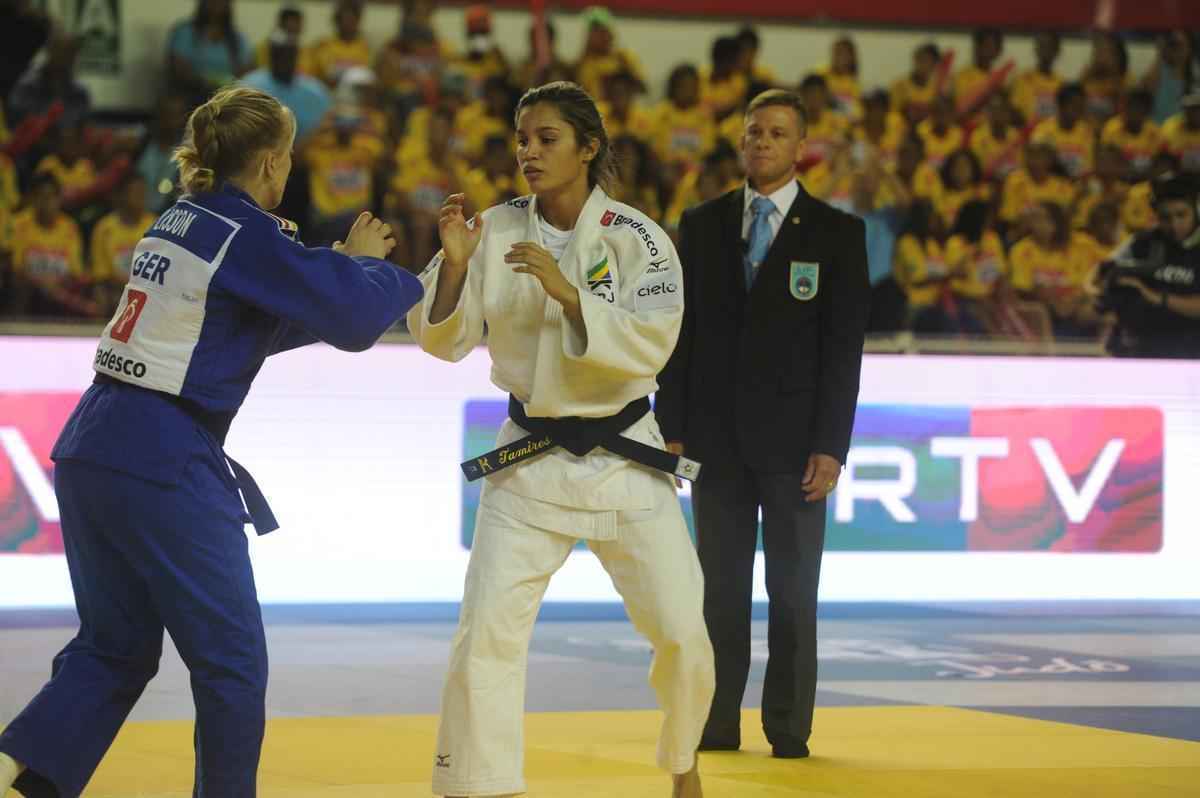 Desafio comeou com o duelo de Tamires Crude (57 kg), que abriu a contagem em favor do Brasil ao derrotar a alem Jacqueline Lisson, com um wazari