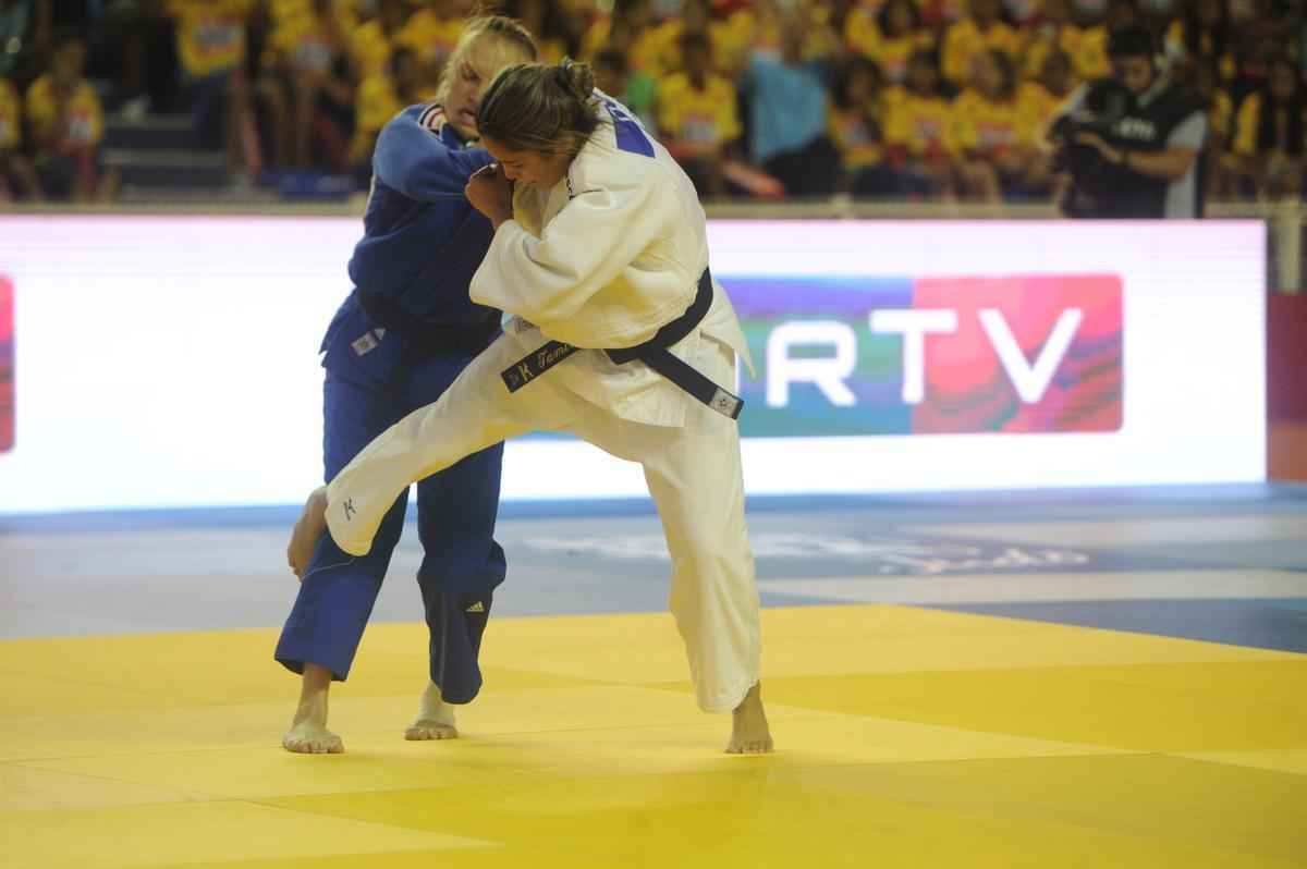 Desafio comeou com o duelo de Tamires Crude (57 kg), que abriu a contagem em favor do Brasil ao derrotar a alem Jacqueline Lisson, com um wazari