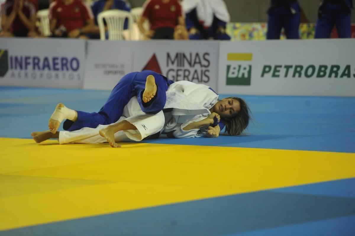 Desafio comeou com o duelo de Tamires Crude (57 kg), que abriu a contagem em favor do Brasil ao derrotar a alem Jacqueline Lisson, com um wazari