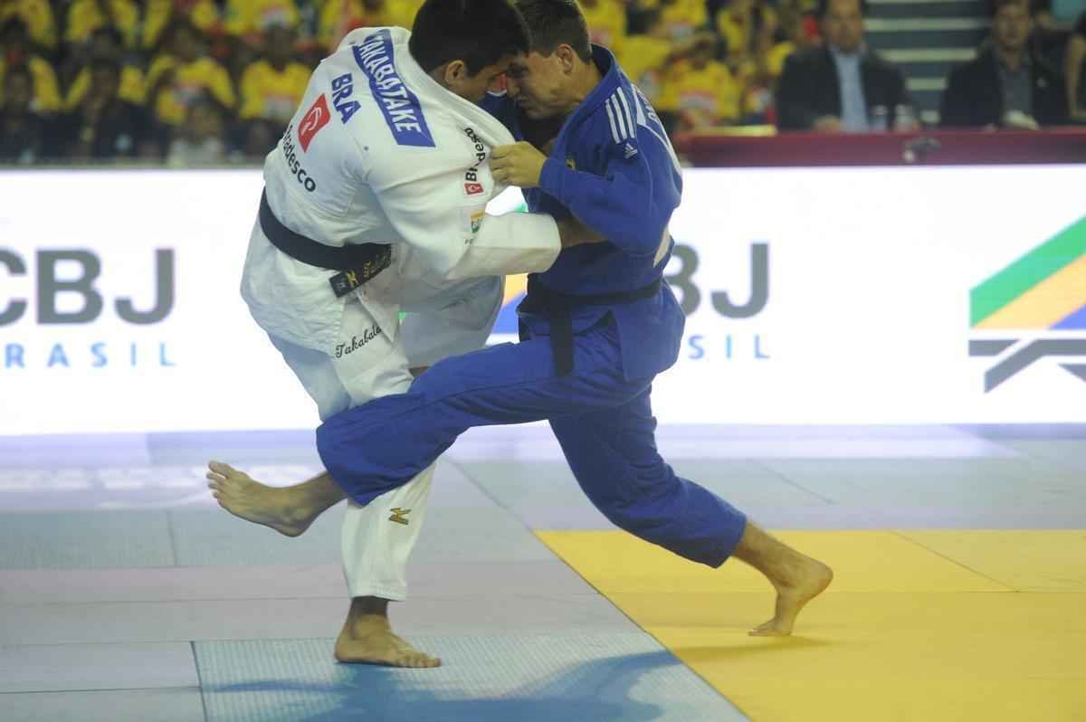 Eric Takabatake (60 kg) foi derrotado, por ippon, pelo judoca Philip Graf. Brbara Timo no deu chances para Jenny Werner e venceu com um wazari e um yuko.