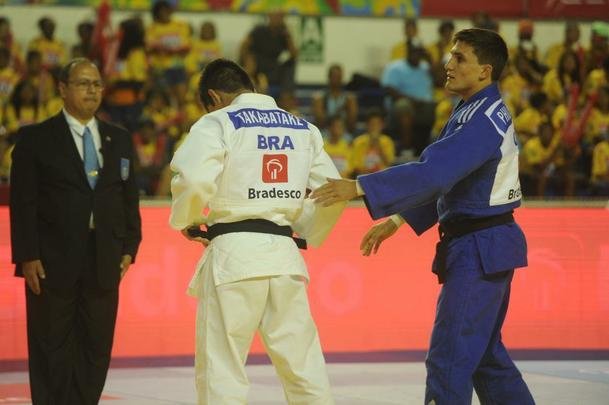 Eric Takabatake (60 kg) foi derrotado, por ippon, pelo judoca Philip Graf. Brbara Timo no deu chances para Jenny Werner e venceu com um wazari e um yuko.