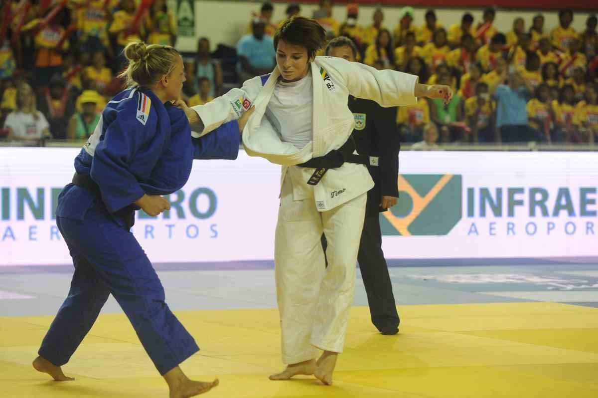 Eric Takabatake (60 kg) foi derrotado, por ippon, pelo judoca Philip Graf. Brbara Timo no deu chances para Jenny Werner e venceu com um wazari e um yuko.